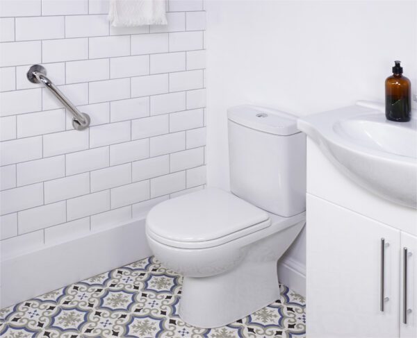 Stainless Steel grab bar in a polished finish